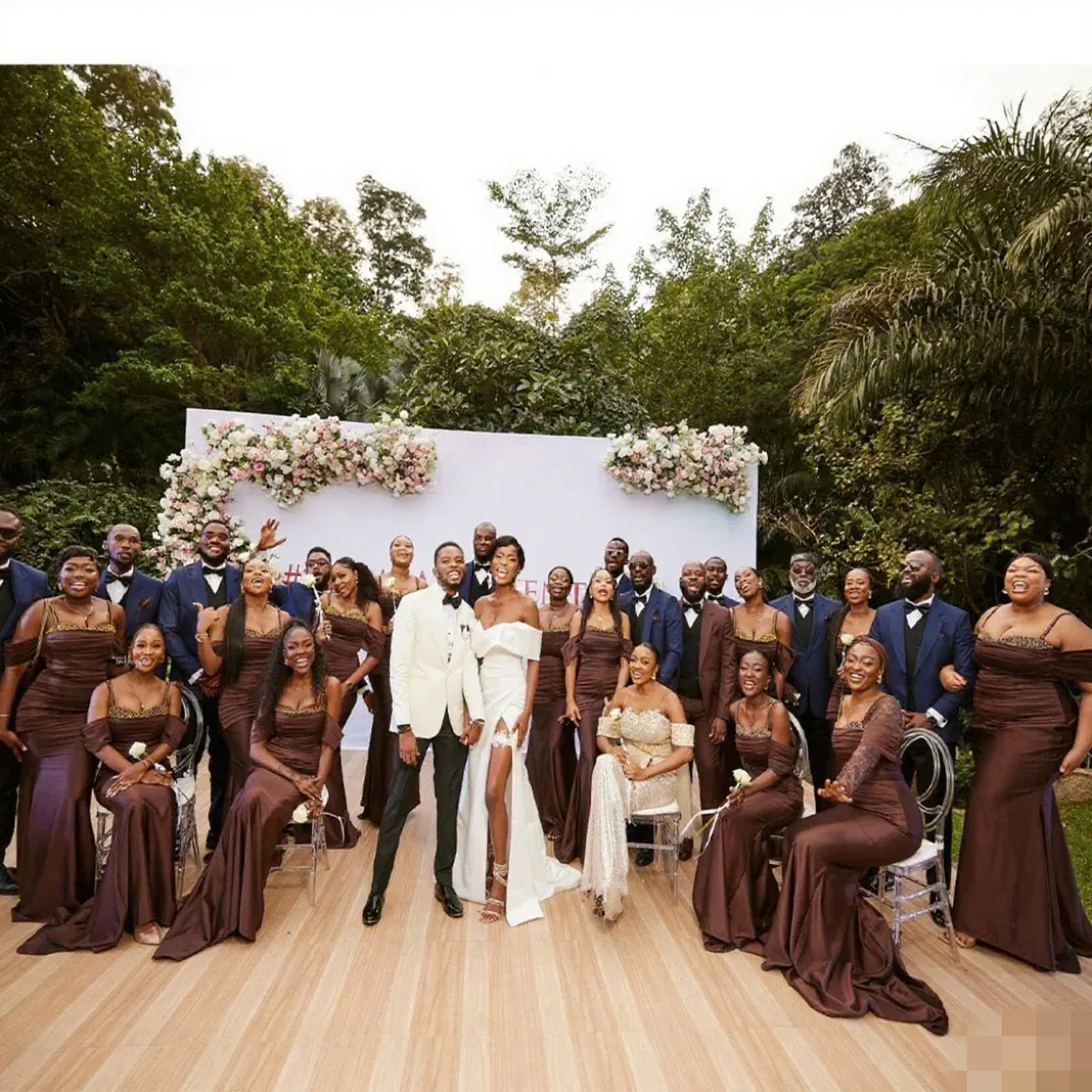 아프리카 브라운 인어 신부 들러리 드레스 스윕 기차 스파게티 골드 구슬 장식 주름 웨딩 게스트 파티 가운 맞춤형