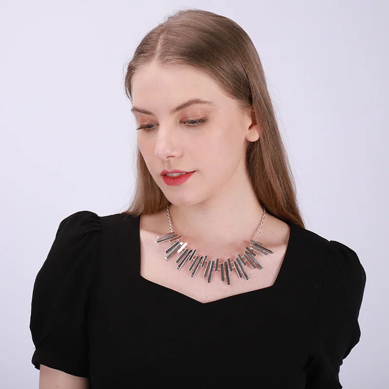 

Kaseakia Tassel Metal Alloy Pendant Choker Necklace for Women