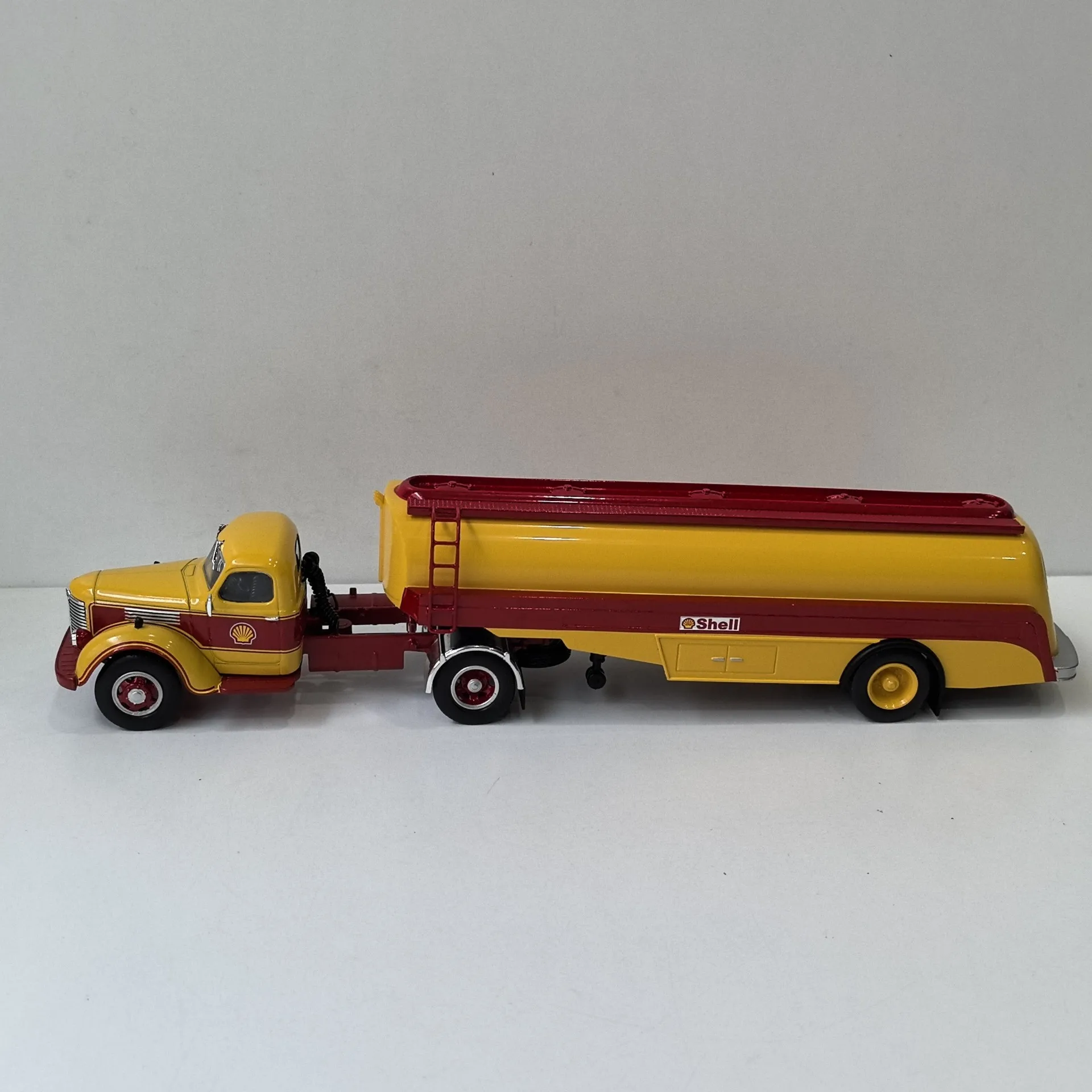 Diecast IXO 1/43 Scale INTERNATIONAL KB7 SHELL Trailer Truck Front Alloy Carriage Plastic R8 Alloy Car Model