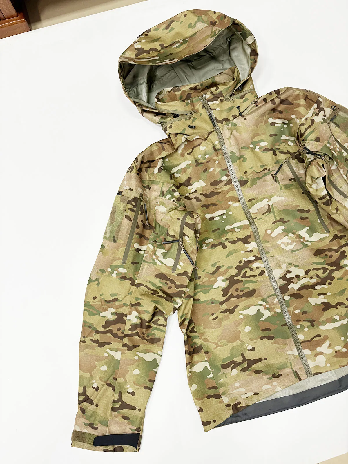 Outdoor Tactical Gen2 Hardshell-Jacke, winddicht, wasserdicht, atmungsaktiv und verschleißfest. – Detail 9