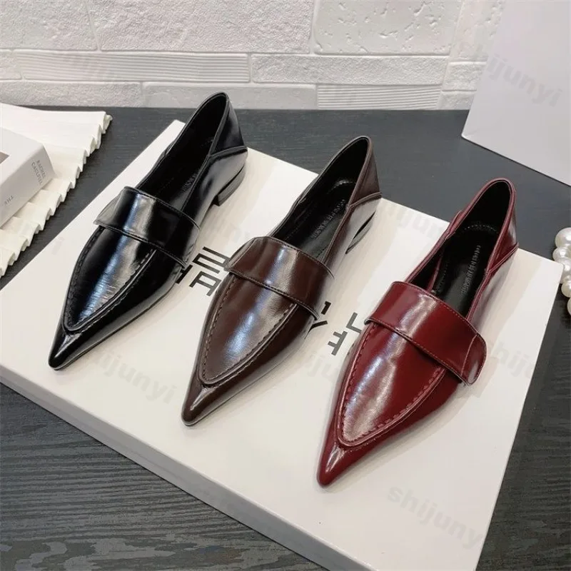 2026 Spring Women Leather Shoes British Retro Square Heel Pointed Toe French Dress Shoes Elegant High Quality High Heels Loafers