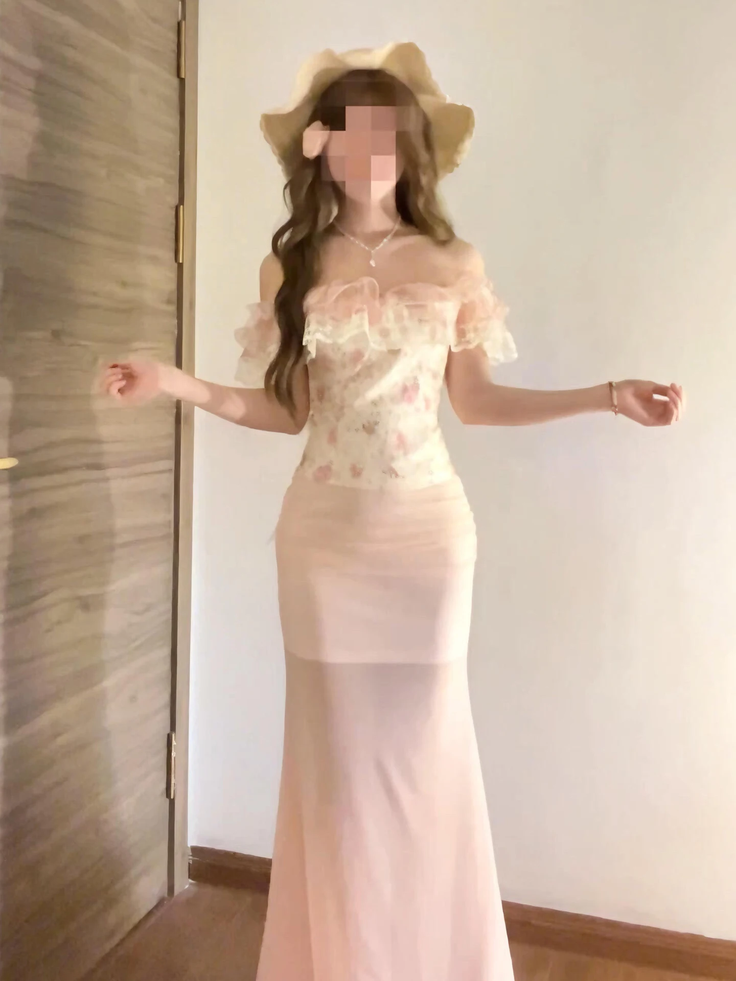 

Unique Beautiful Summer Lace Floral Shoulder Bared Pink Top And Halter Skirt Two Piece Set Bodycon High Waist Dress