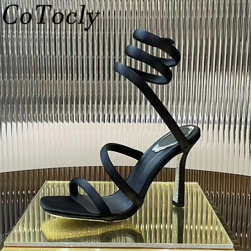 مثير الساتان صندل كعب عالٍ للنساء الصيف خيوط حول الكاحل حزام أحذية الحفلات كعوب رقيقة صنادل طراز جلاديتور امرأة