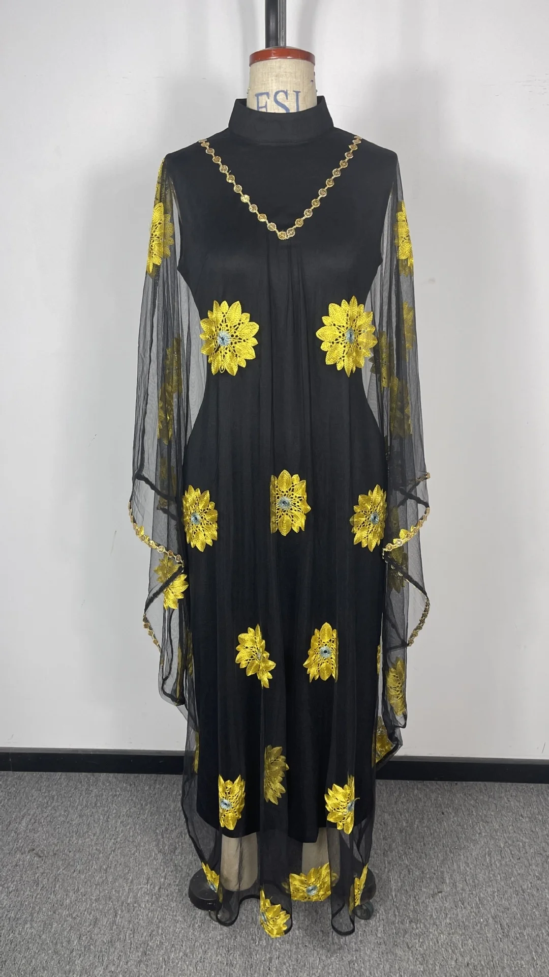 女性用、花柄刺繍のロング丈マキシドレス。透け感のあるメッシュ - Embroidery Yellow Dress のレビューと価格