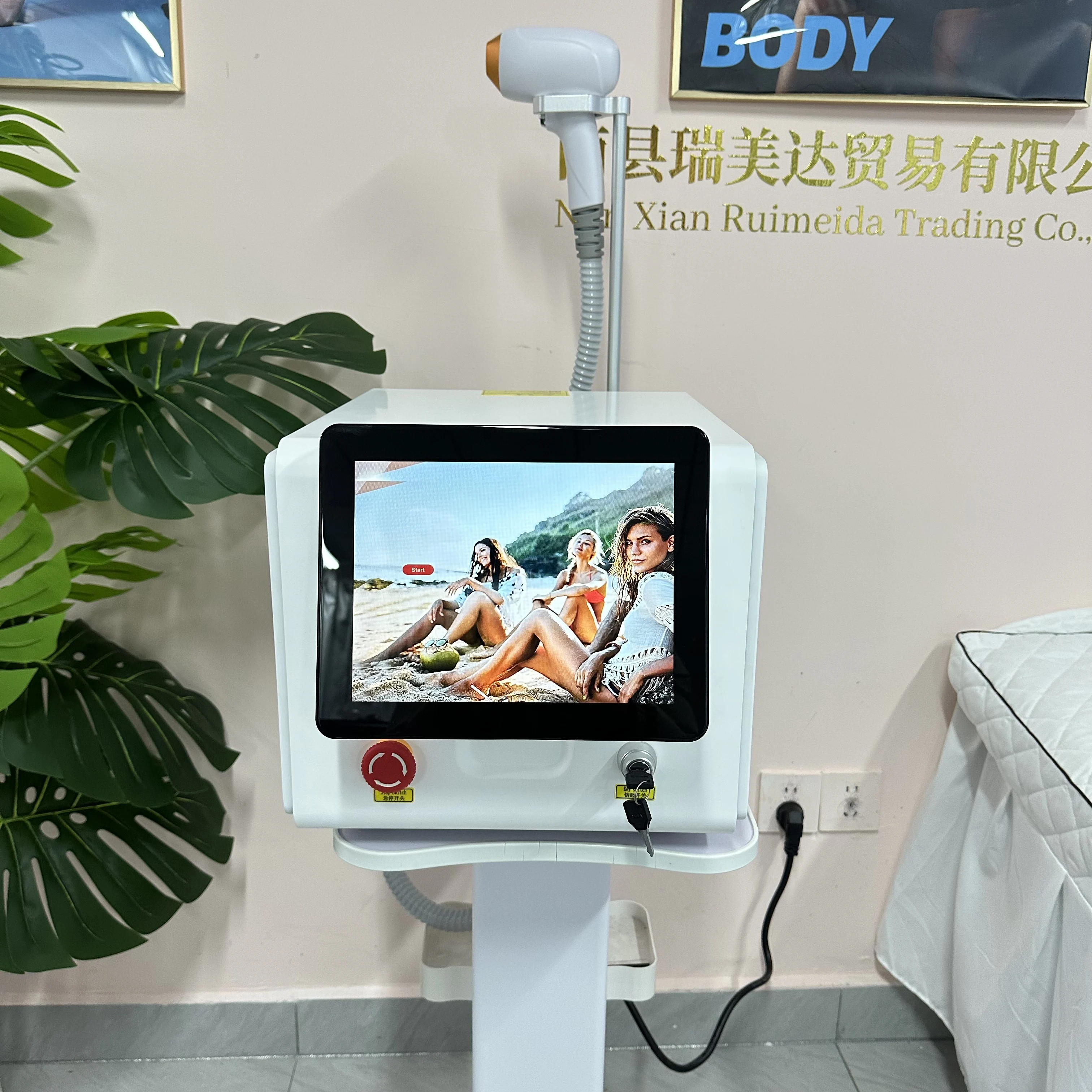 

Diode 755 808 1064nm 940nm 4000W 10Bars PRO 4 Wavelength Diode Laser Ice Titanium Laser Machine Body Hair Removal Equipment