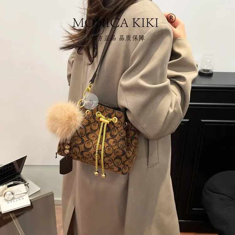 

Повседневная простая элегантная кожаная сумка-тоут для женщин, большая вместимость, текстурированная, оригинальная, в стиле ретро, шикарная, через плечо