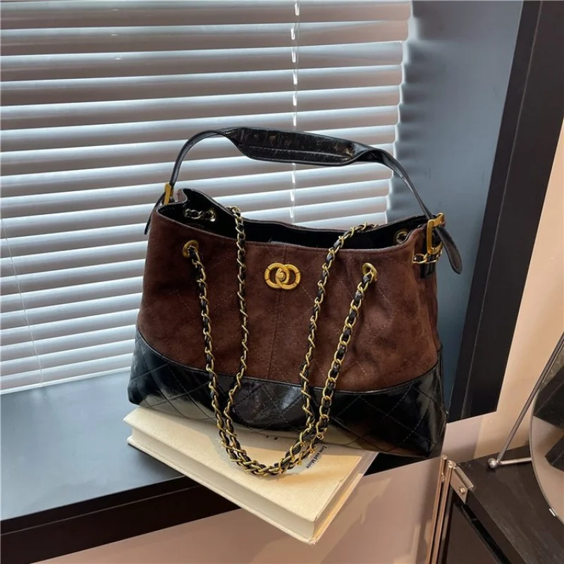 

Elegant High-End Minimalist Leather Crossbody Handbag With Letter Logo Large Capacity Women Stylish