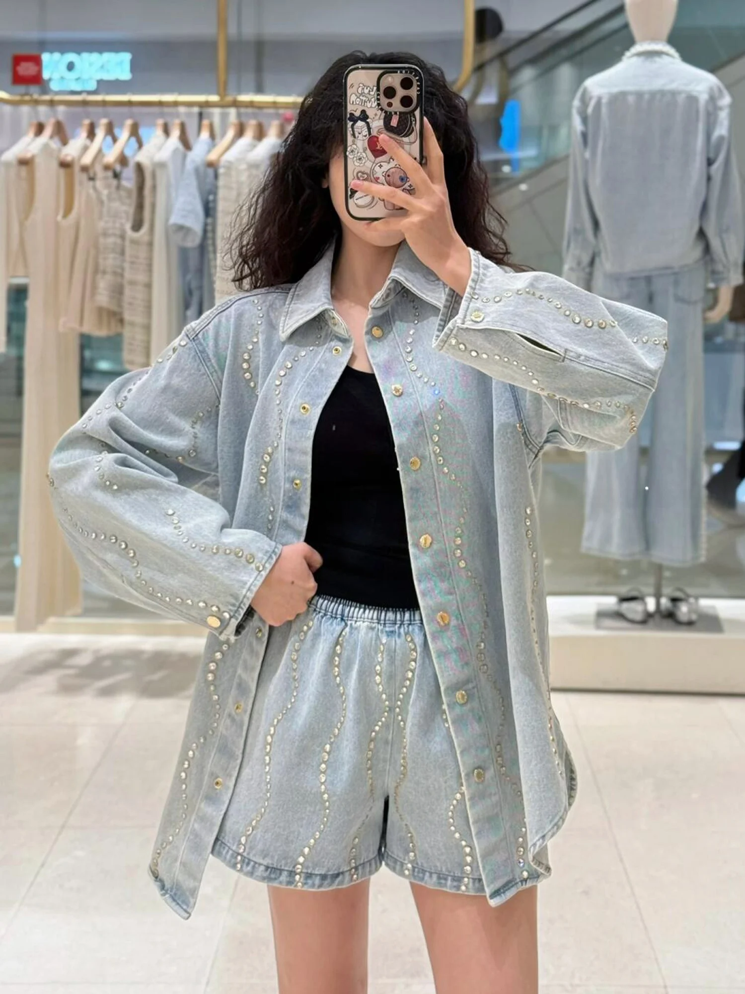 

Fashionable Casual Denim Set High Waist Shorts Rhinestone Shirt Washed out Spring New Arrival Women's Two-Piece Ensemble