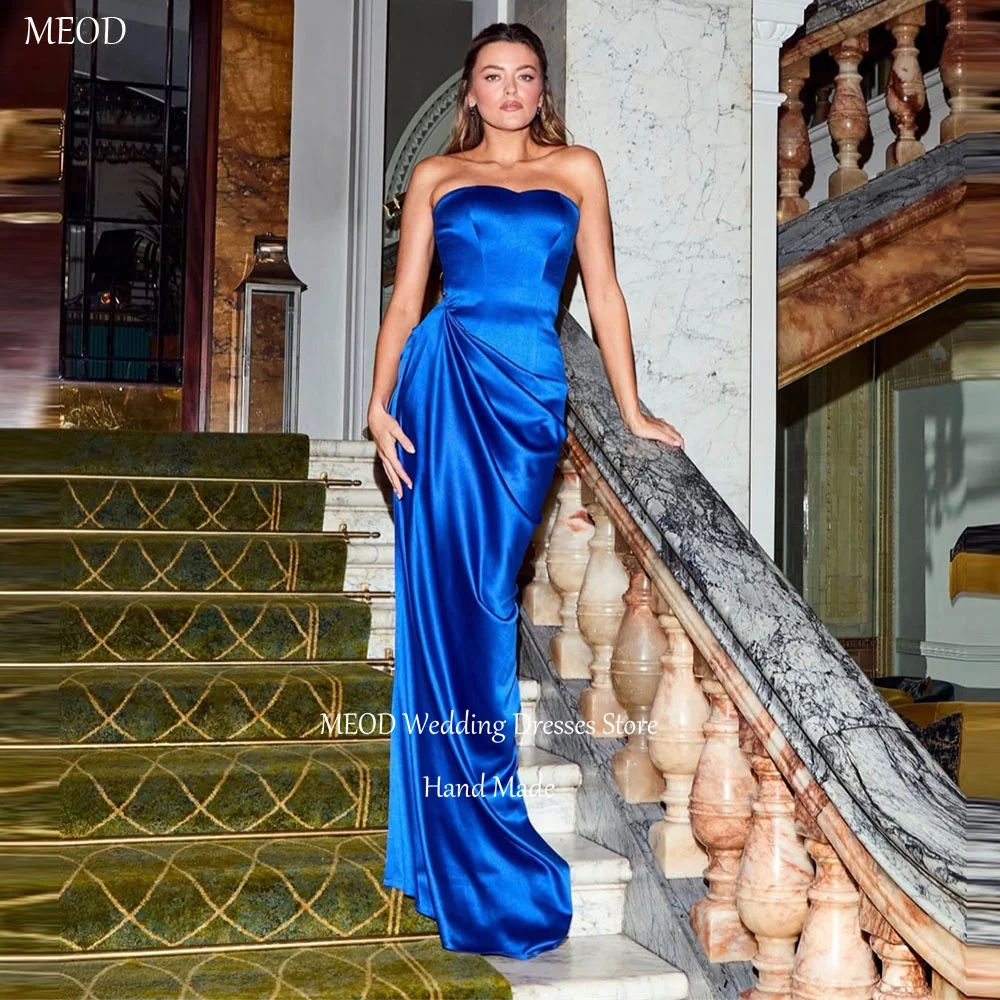 MEOD Blaues Satin-Meerjungfrauenkleid für formelle Anlässe, trägerloses Abendkleid mit hohem Schlitz, ärmelloses, elegantes, bodenlanges Kleid, maßgeschneidert