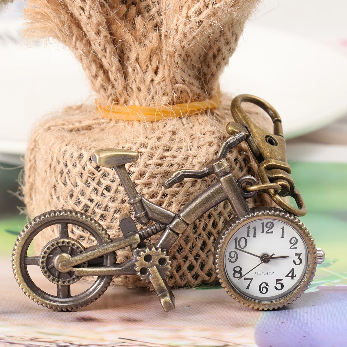 

Retro Bicycle Keychain Craft Pocket Watch Bycicle Shaped Hanging Clock Delicate for Gift