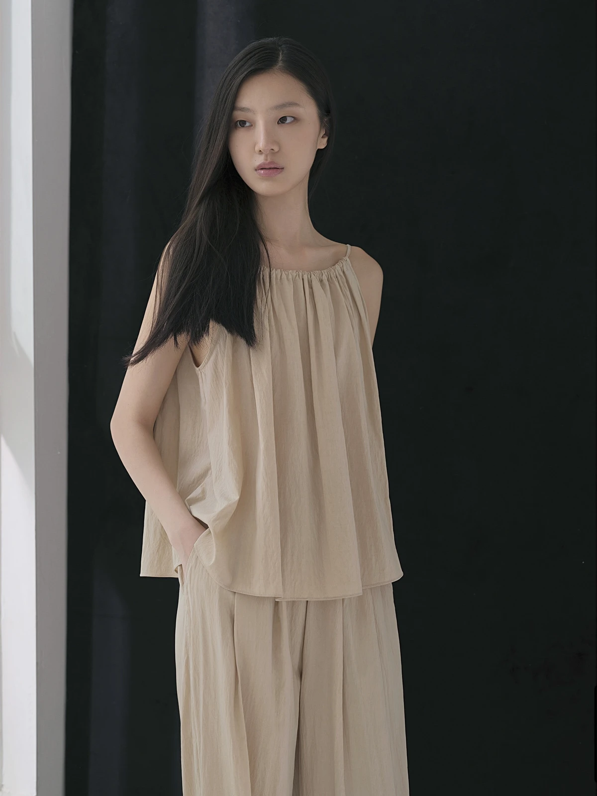 

Хлопковый топ-майка А-силуэта с плиссировкой, простой дизайн, однотонный, летний, для повседневной носки, женский жилет