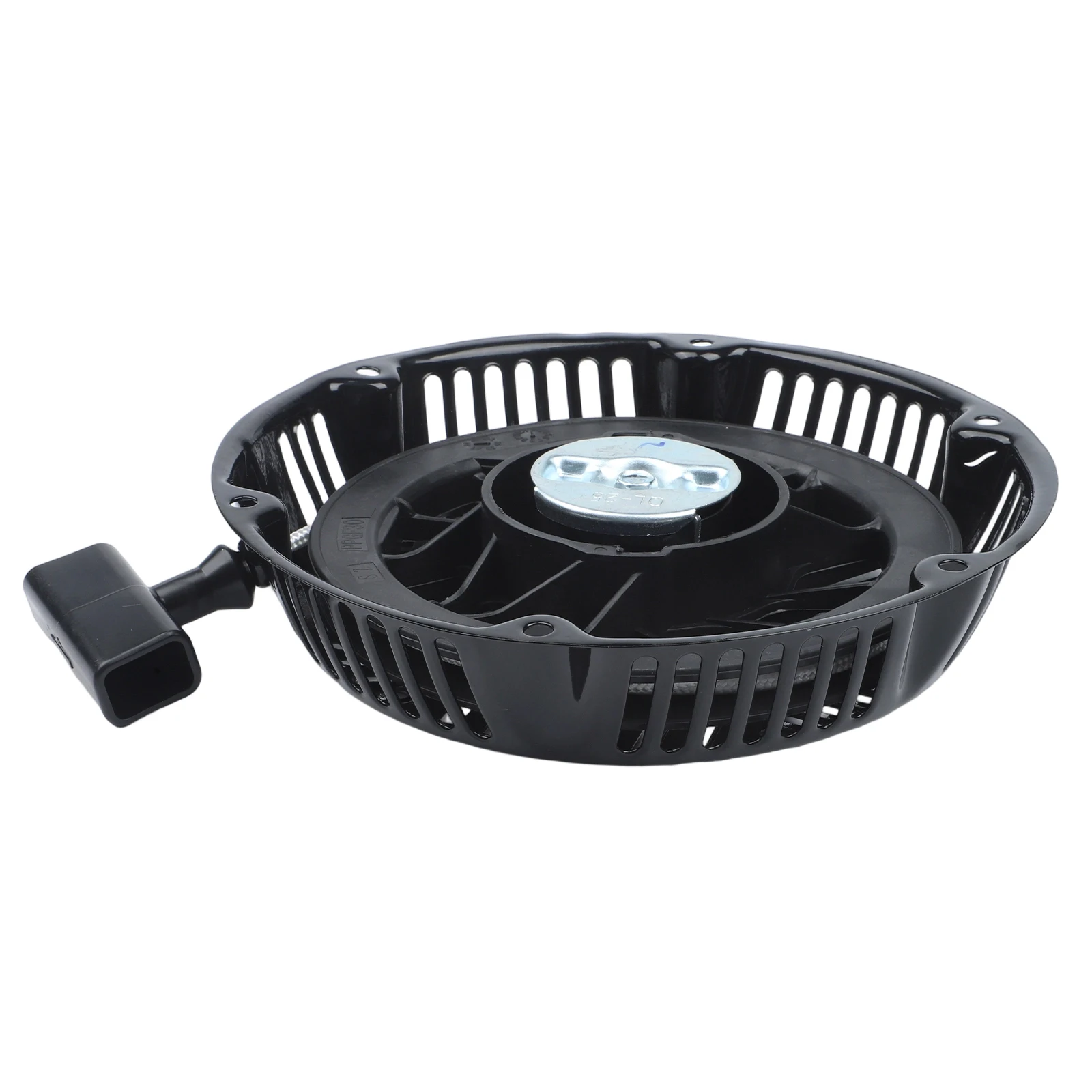 

Комплект ручного стартера (рекойл-стартер) 420 куб. см, 13,5 л.с., артикул 797747, для двигателей серии 2100 с горизонтальным валом, включает трос и винты для сборки.