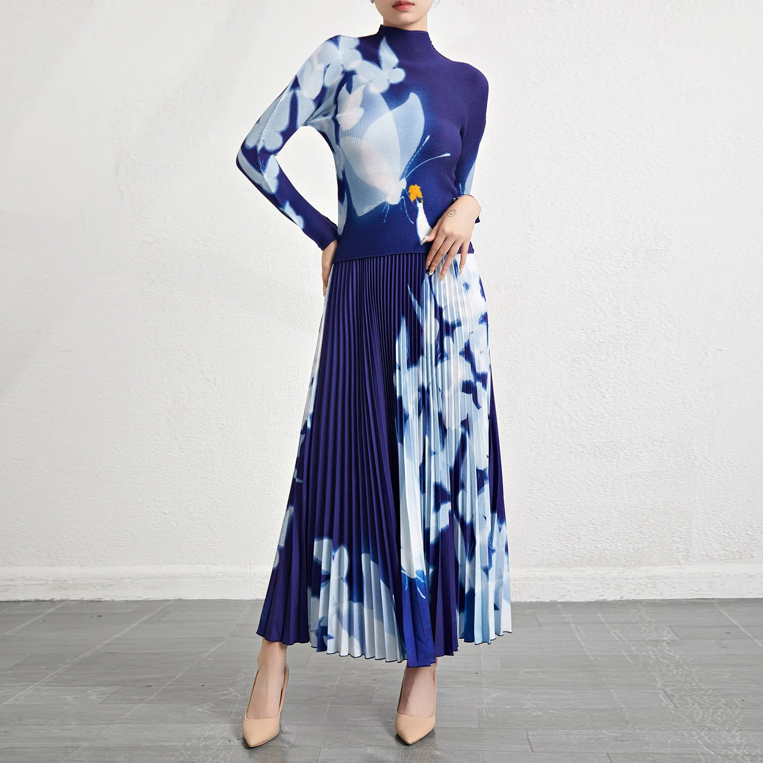 2025 New Arrival Miyake Pleated Casual Women's Two-Piece Set Pleated Stretch Long Sleeve Top and Printed Pleated Skirt