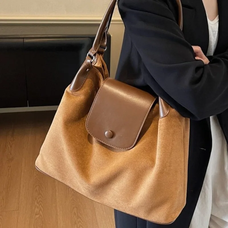 

Женская большая вместительная замшевая сумка в ленивом стиле, осень-зима 2026, новая рабочая сумка на плечо для поездок на работу