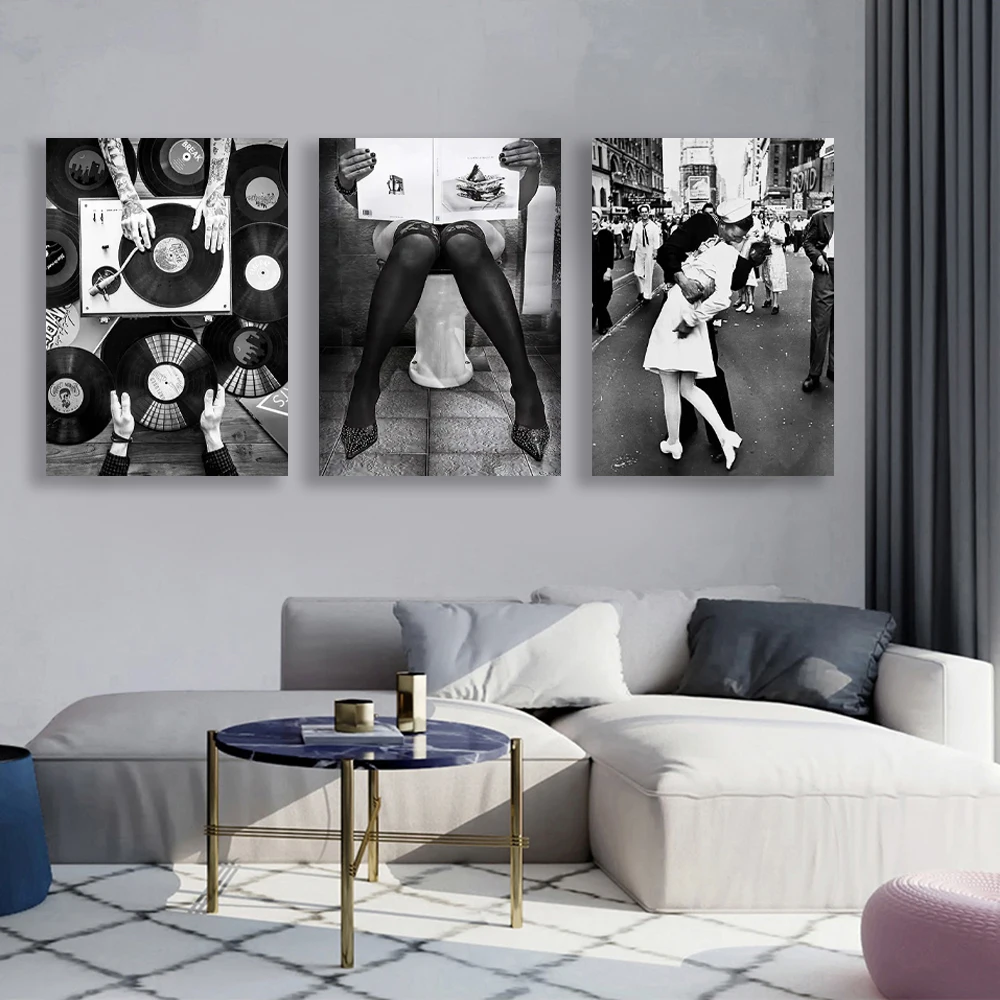 

Black and White Modern Rock Poster Beautiful Toilet Wall Art Canvas Painting Wall Art Fashion Music Living Room Home Decor Print
