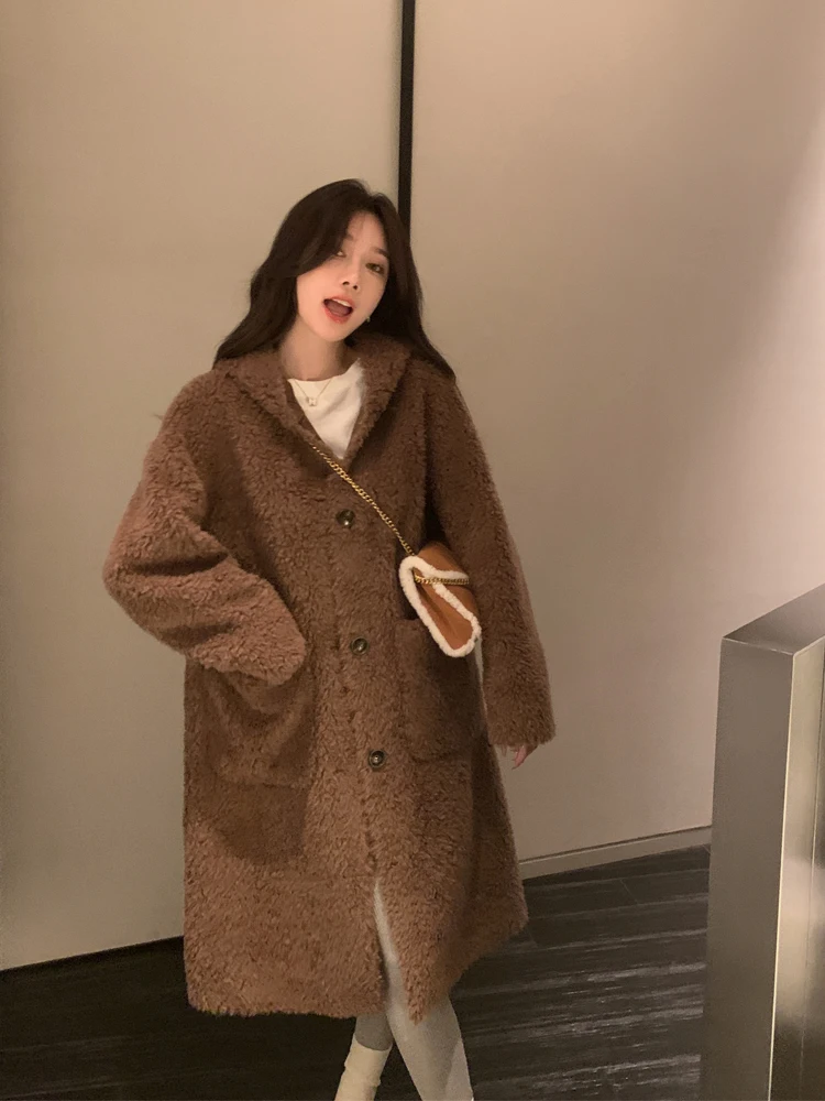

GG Zurich Winter 2025 Women's Medium Length Lamb Fur Trimmed Leather Coat Korean Sle Long Sve Hooded Jaet eepskin