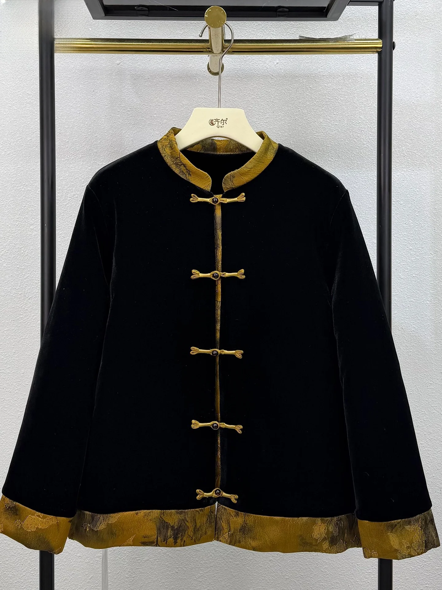 

Утепленная женская куртка большого размера из бархатного хлопка, модная черная, в ретро-китайском стиле, для женщин среднего и старшего возраста, в стиле Тан