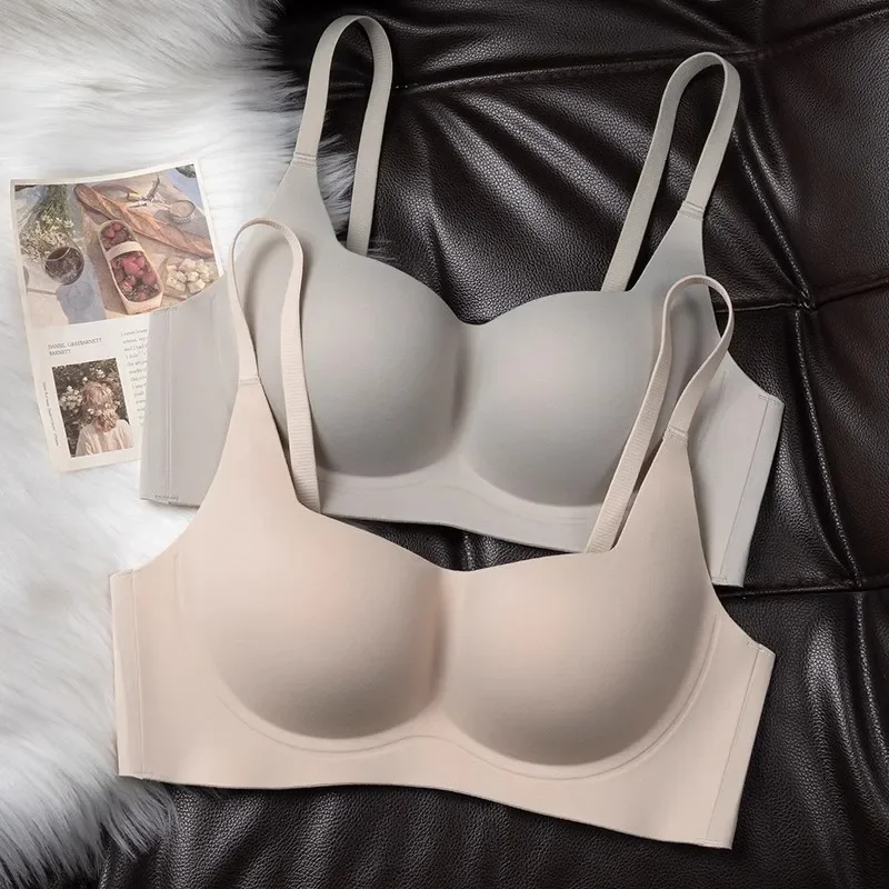 No Trace Thin Lingerie Women Small Breasts Close Together To Prevent Sagging Soft Support No Steel Ring Up Bra Bras for Women