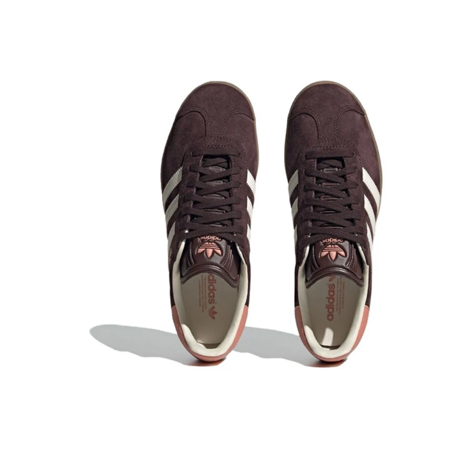 Adidas-Baskets Basses Légères et Décontractées pour Homme et Femme, Chaussures de Skateboard Rétro Originales, Gazelle Marron, IF3ram