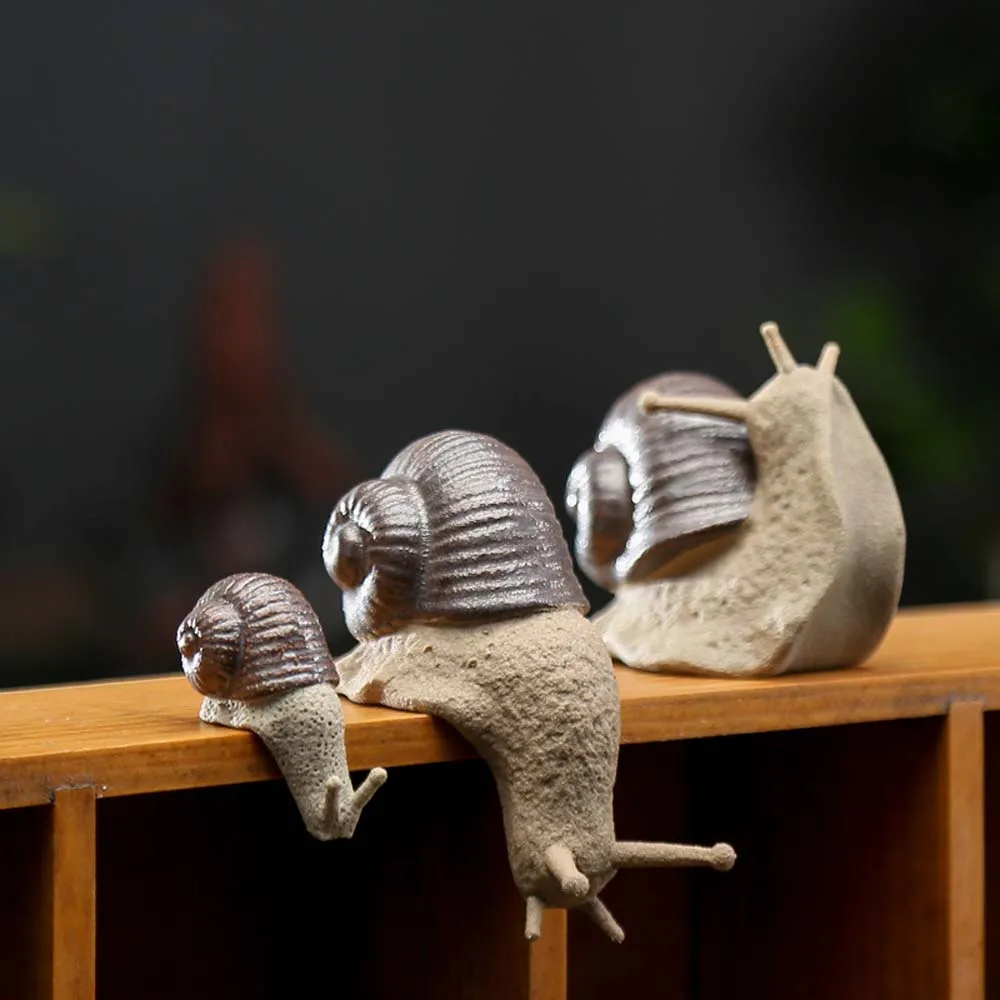 Ceramic Small Snail Figures Funny Miniatures Snail Mini Model Bonsai Micro Landscape OrnamentsTea Pets Desk Decorations