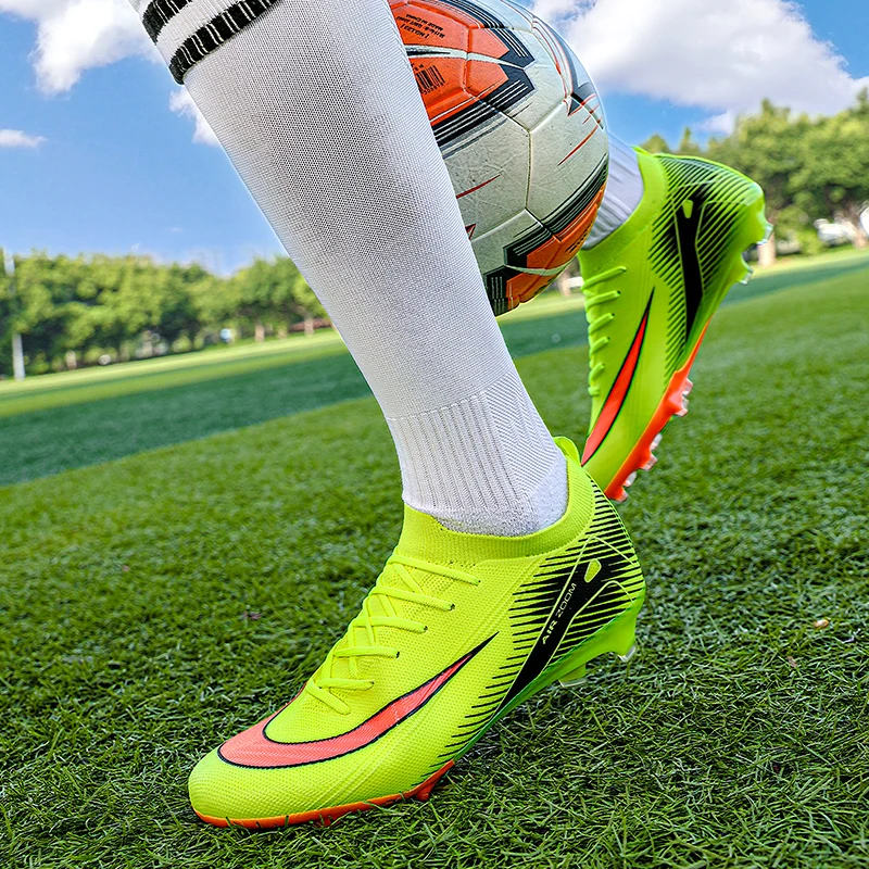 New Men Football Boots Professional Outdoor Wholesale Soccer Shoes Long Spikes Ultralight Training Comfortable Cleats Grass