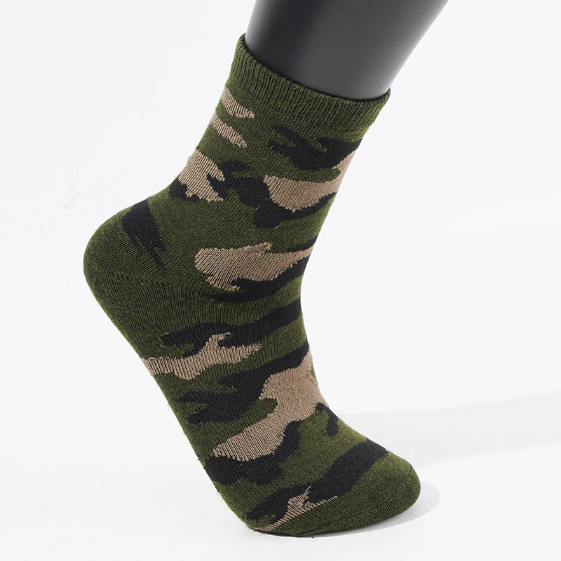 Calcetines de tubo medio de camuflaje verde militar para hombre, medias de algodón grueso, cómodas y cálidas, primavera y otoño, alta calidad