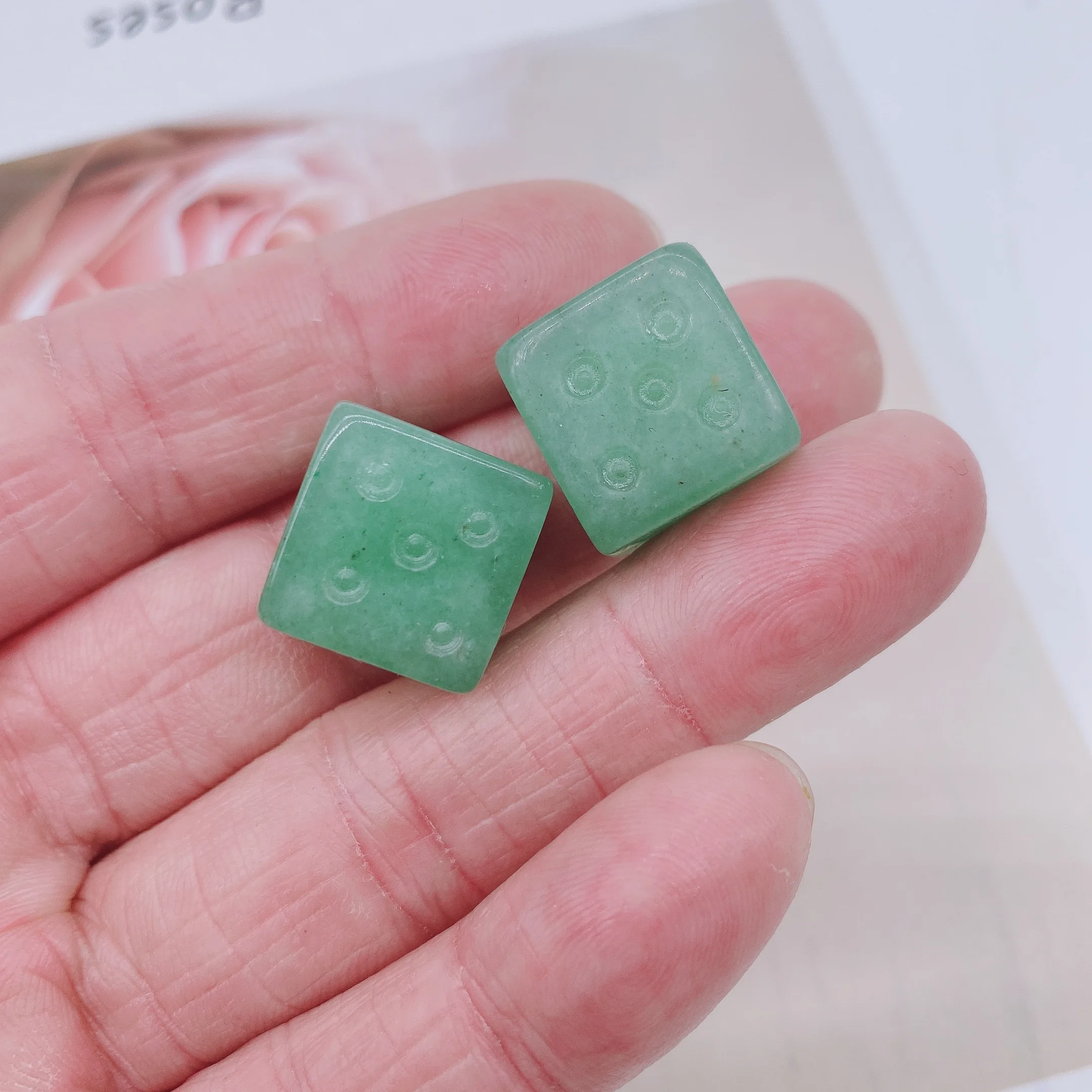 2pcs Natural Aventurine Dice Energy Reiki Gemstone Cube Palm Carving Decoration Crystal Quartz Healing High Quality For Gift