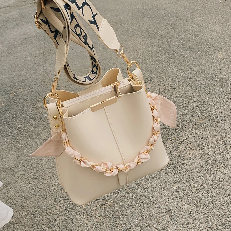

New Fashion Women Handbag Solid Color PU Silk Scarf Chain Bucket Bag Large Capacity Adjustable Strap Crossbody Bag for Commuting