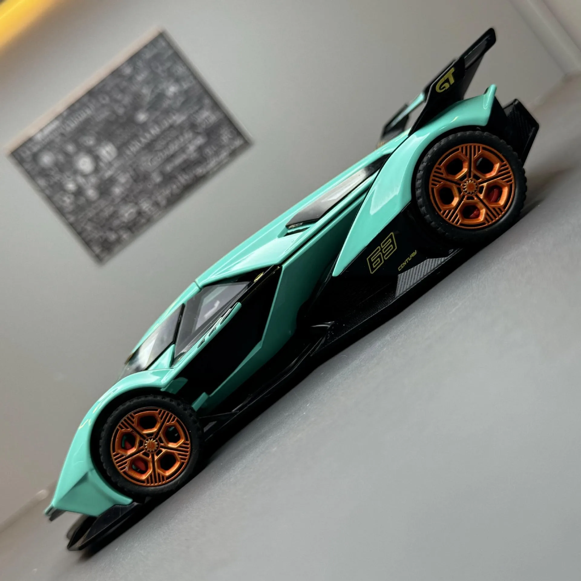 Lamborghini V12 Concept Auto sportiva Luxy Modello di auto Fonde sotto pressione Veicoli in metallo Simulazione Suono e luce per giocattoli per bambini Regalo