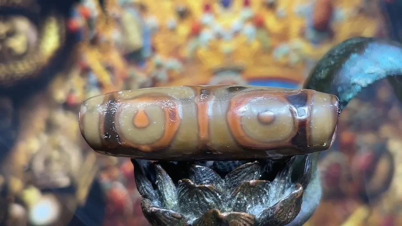 Tibetan Nepalese Himalayan Bead Ancient Agate Old Dzi Talisman 3 eye Bead Amulet