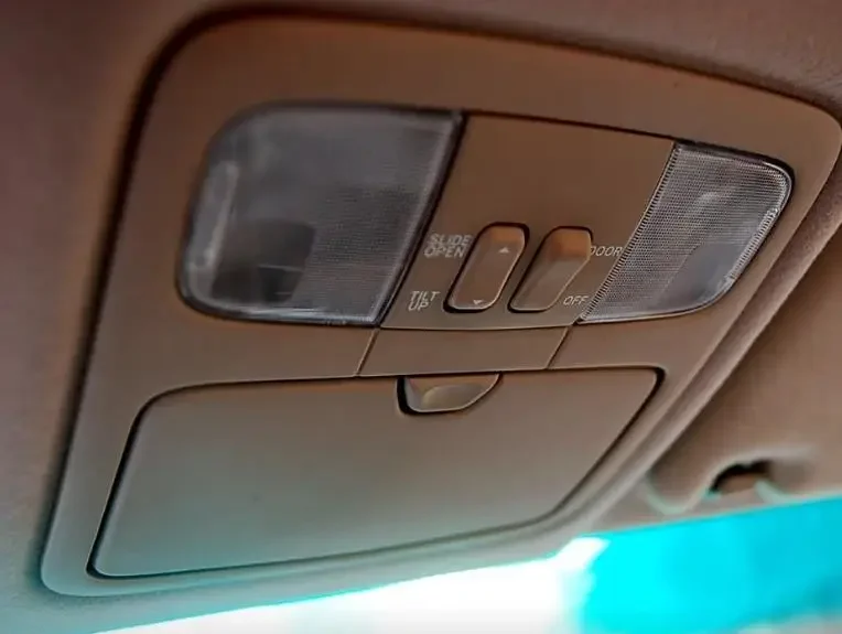 1 Piece Front Reading Lamp Cover  for Land Cruiser Prado 120 2003-2009 Roof Light Cover for Lexus GX470 81266-60090