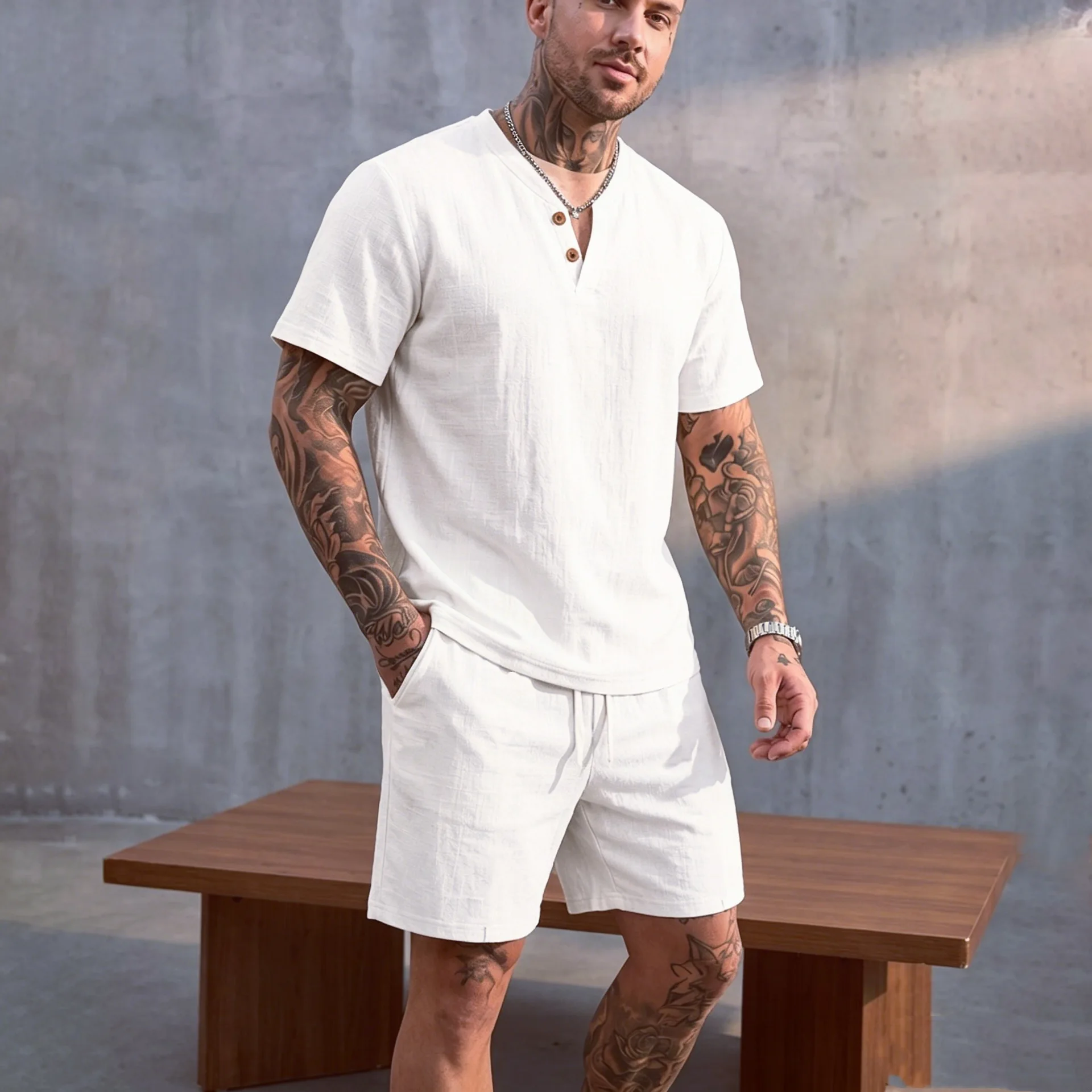 2026 Sommer Europäisch-Amerikanisches Herren-Leinen-Henley-Polo-Zweiteiler-Set: Lockeres Kurzarm-T-Shirt mit passenden Shorts – Atmungsaktives Urlaubsoutfit – Detail 5