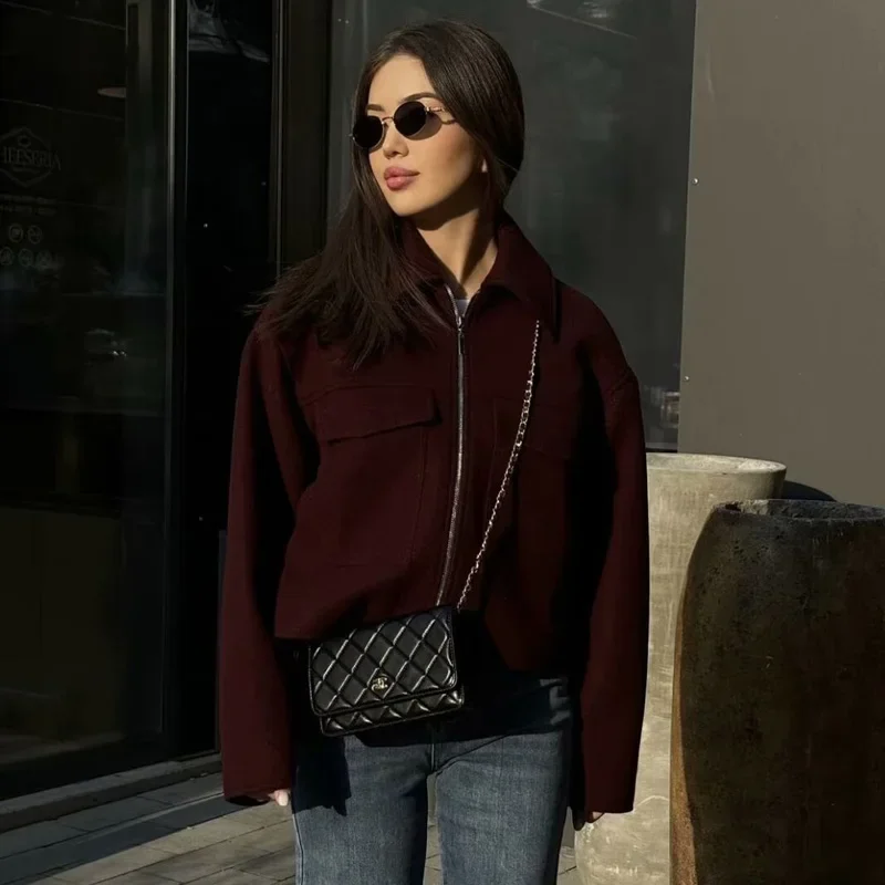 TRAF Crop Burgundy Jacket Woman 2024 Kurtka damska Jesień Zima Długi rękaw Zamek błyskawiczny Duże kieszenie Odzież wierzchnia Eleganckie płaszcze