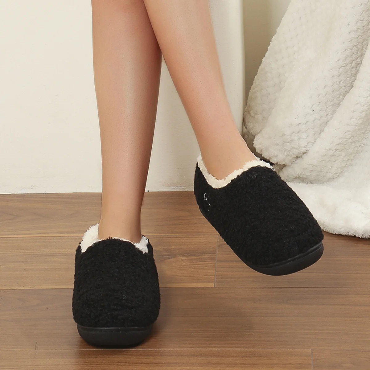 Shevalues Winter Flauschige Damen-Hausschuhe mit Plateausohle, Weiche Sohle, Rutschfeste Innen-Slides, Kuschelige Warme Damen-Hausschuhe – Detail 5