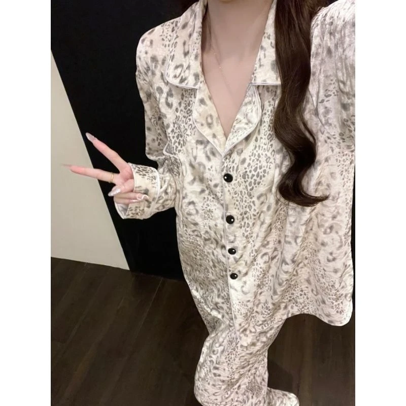 

Элегантная бархатная пижама в стиле INS с леопардовым принтом для женщин, осенний студенческий теплый зимний повседневный мягкий комплект домашней одежды с длинными рукавами и героями мультфильмов