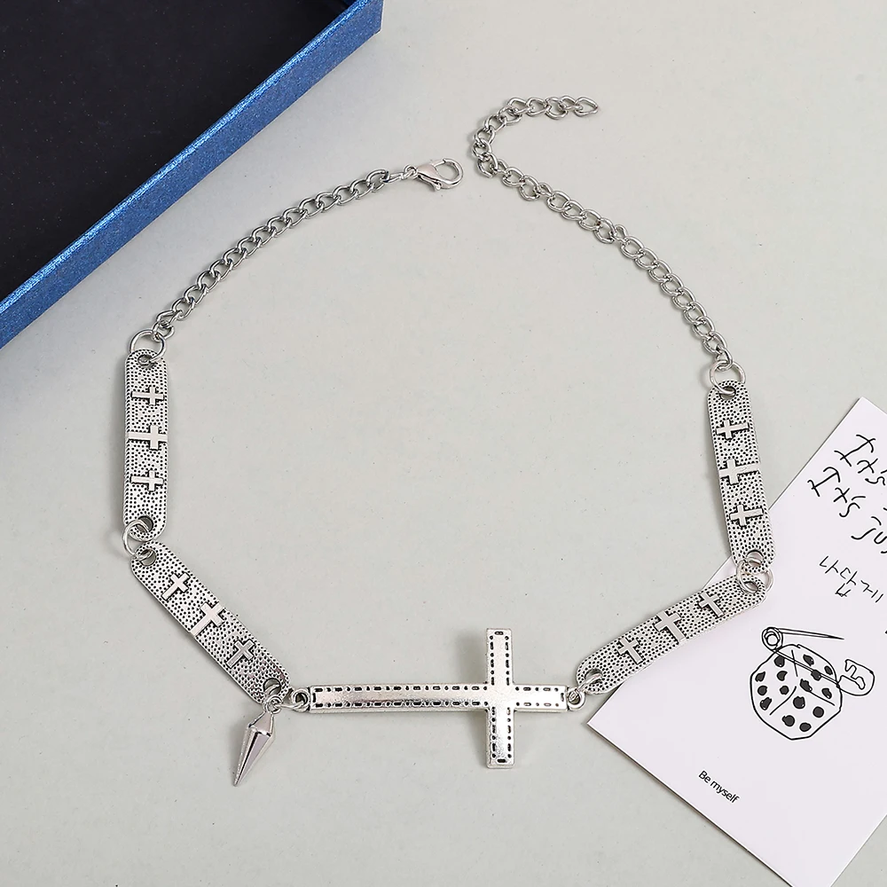 Retro Punk Choker Necklace Y2K Grunge Rock Hip Hop Necklace Silver Cross Pendant Chain Jewelry Necklace For Ladies