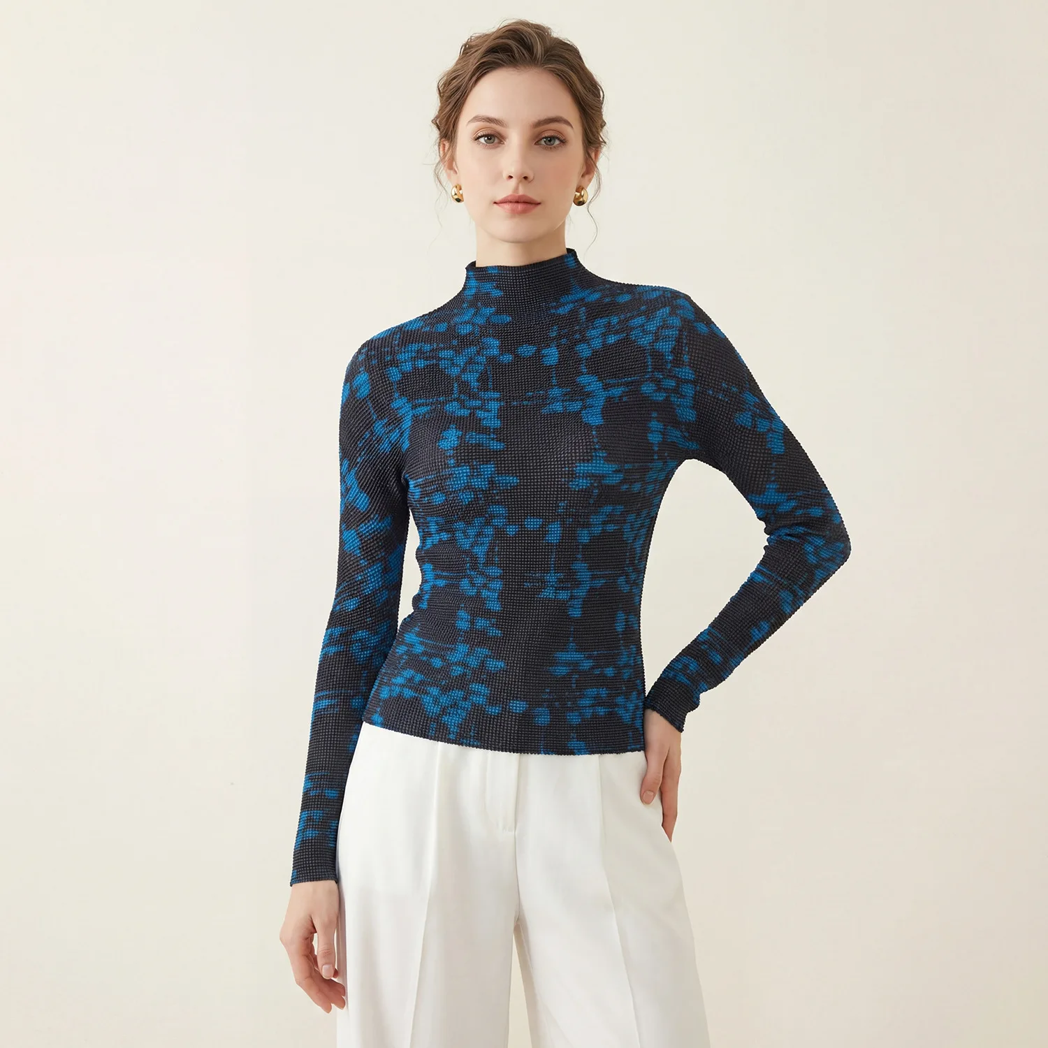 

Miyake Pleated Japanese Style Semi High Neck Long Sleeved Top with Spring Retro Design and Printed Corn Grain Pleated T-shirt