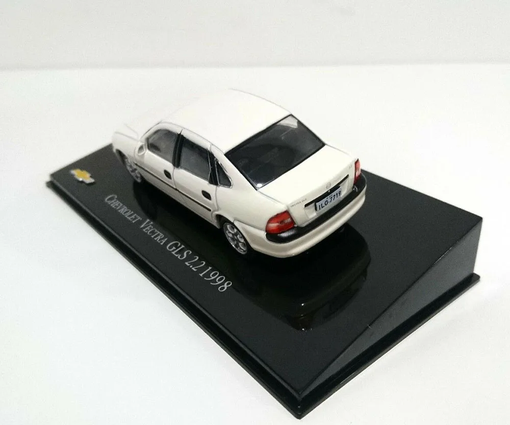 New 1:43 Scale   Vectra GLS 2.2 1998 Diecast Car Model For Collection Gift