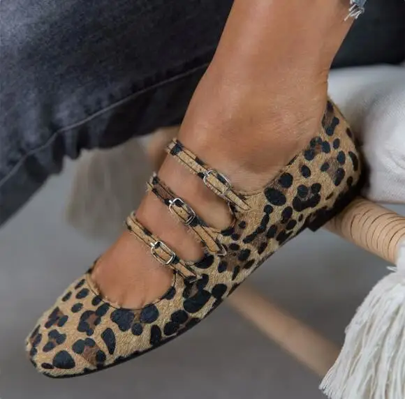 

Женские лоферы с леопардовым принтом и отделкой из конского меха, на трех пряжках, с круглым носком, на плоской подошве, низкие, для улицы, удобные, размер 43