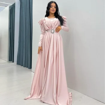 Fajas personalizadas Una línea de cuello cuadrado Vestidos de fiesta con lentejuelas Tren de barrido Vestidos de noche de satén Vestidos de cóctel drapeados