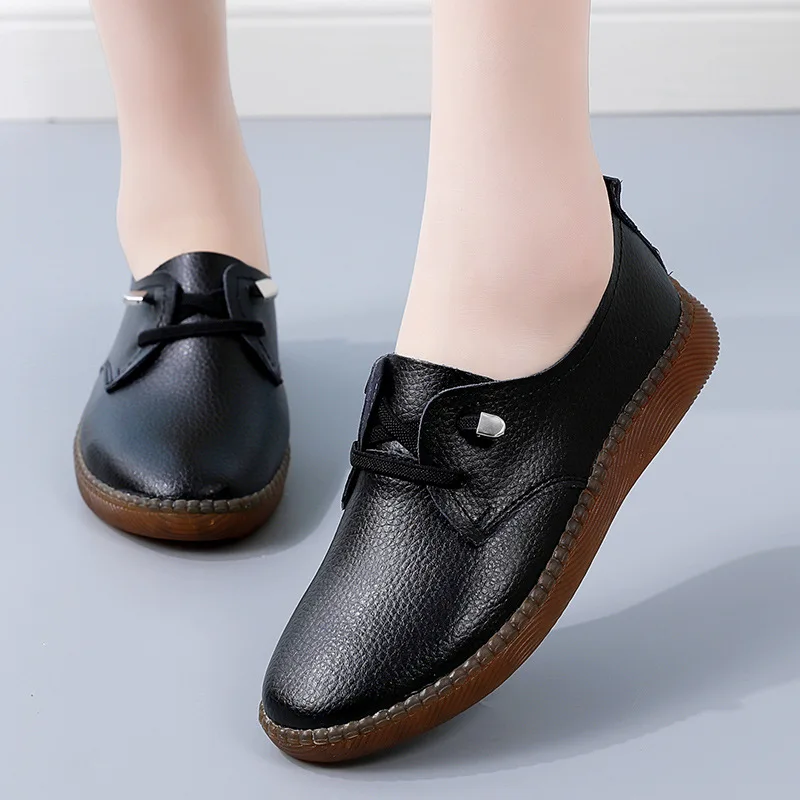 Spring New Soft Bottom White Leather Slip-On Anti-Slip Mom Shoes Casual Leather Flat Shoes