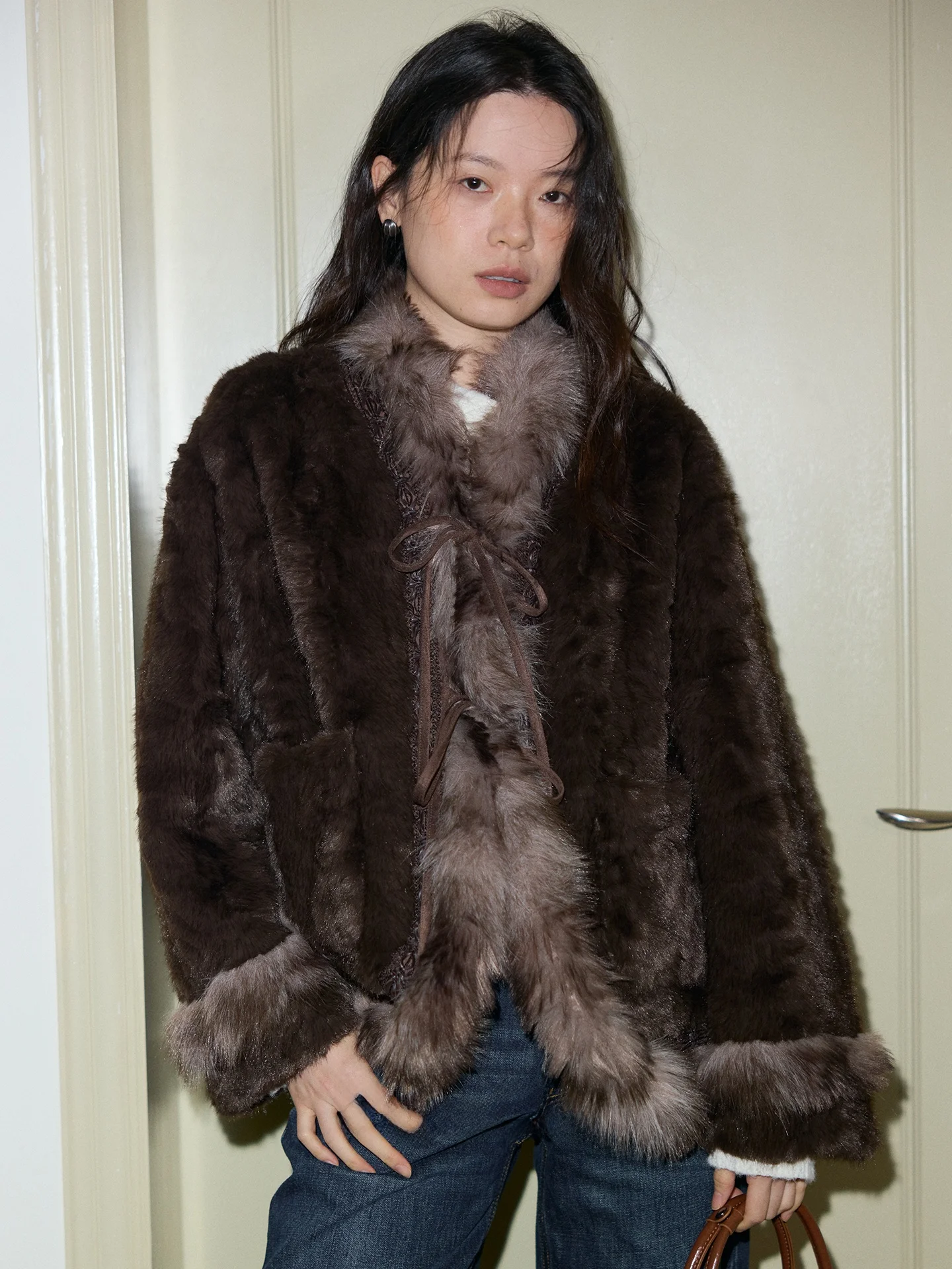 

Chic Double-Sided Wearable Fur Jaet Women's Thiened Winter Outerwear Inteated Leather And Fur Original Design S...