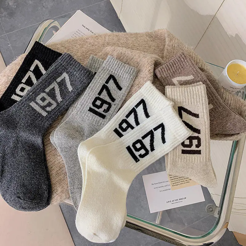 

5pairs Custom Designed Winter Women Socks Keep Warm Personalized Digital Jacquard Knitted Sports Fashionable Women Socksocks