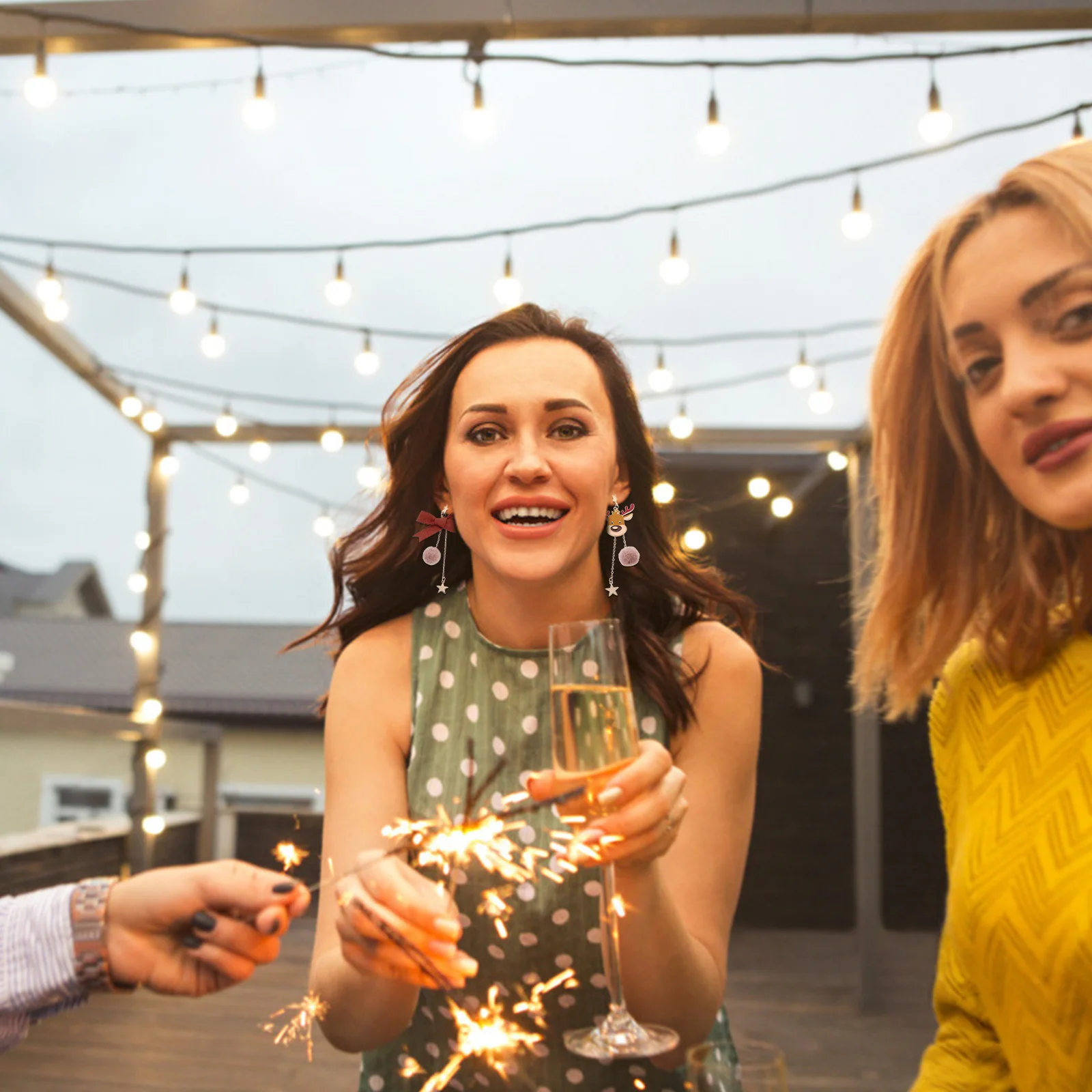 

1Pair Lightweight Elegant Reindeer Earrings Christmas Ear Dangler Women Jewelry Long Service Time Exquisite Design