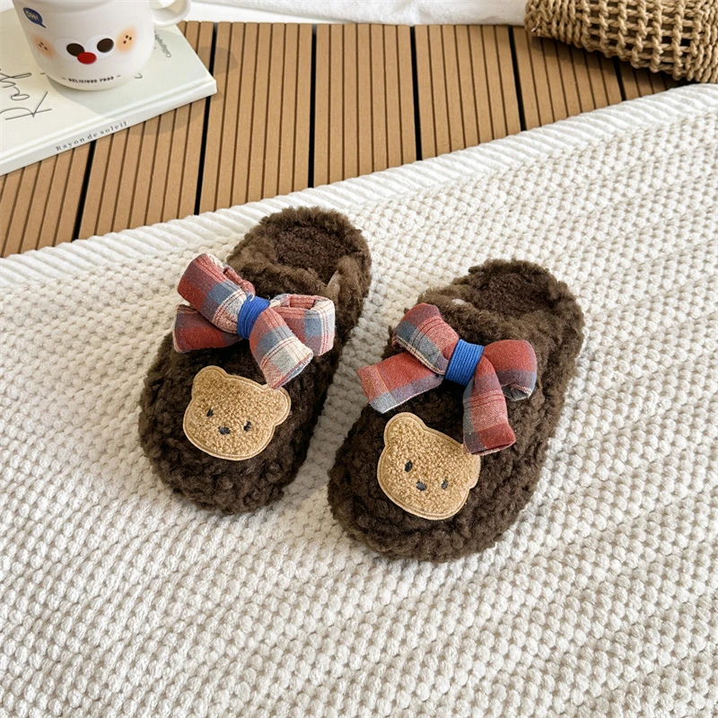 

Зимние детские плюшевые тапочки с милым медведем и бантом для девочек, модные хлопковые тапочки принцессы, теплая пушистая детская обувь, нескользящая обувь