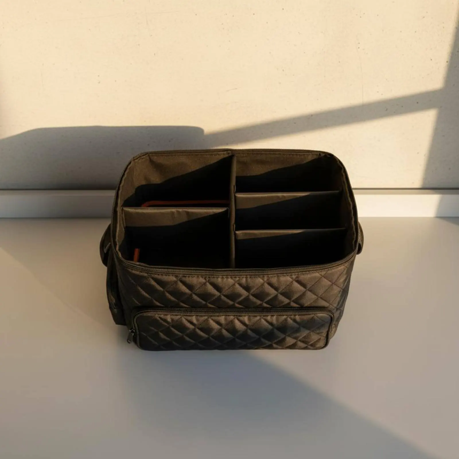 

Спортивный органайзер для багажника с несколькими отделениями, сумка для обуви и снаряжения, двухуровневая конструкция, большая вместимость