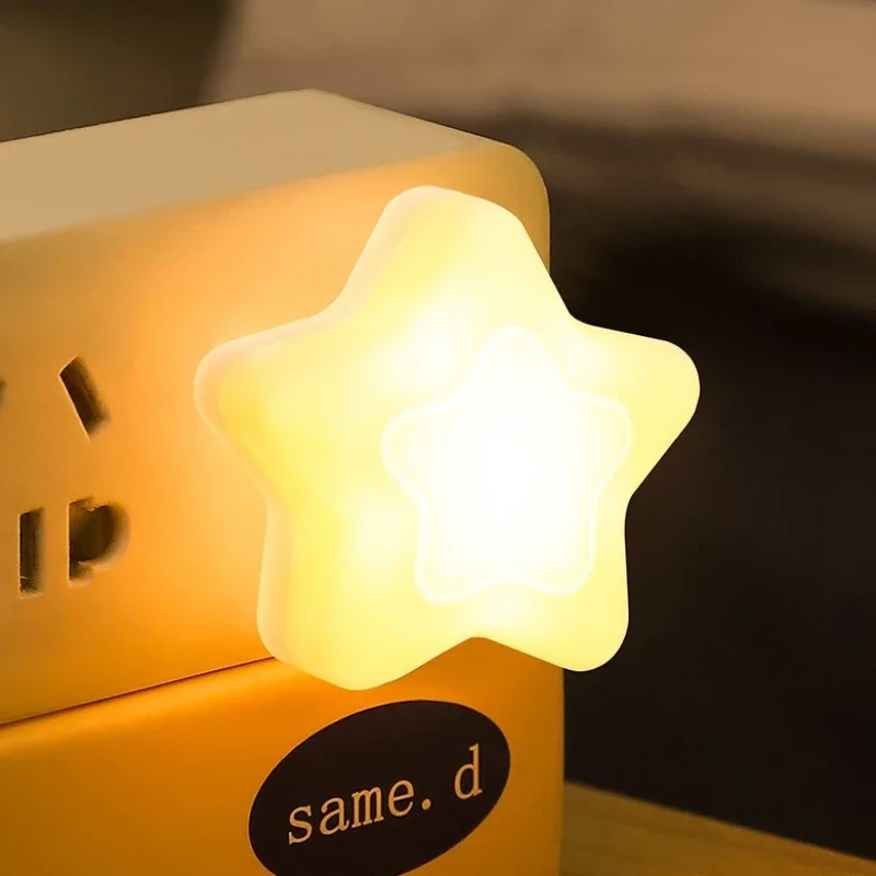 ضوء ليلي على شكل نجمة إبداعية موفر للطاقة ‌   قابس USB دائمًا على الوضع لتصميم مثبت على الحائط لممر غرفة الطلاب ‌