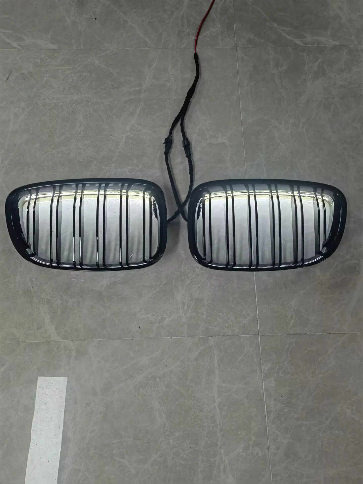 

For BMW F15 F16 X5 X6 F85 F86 2014-2018 Front Bumper Kidney Racing LED Grille Glossy Black Car Double Slat Grill