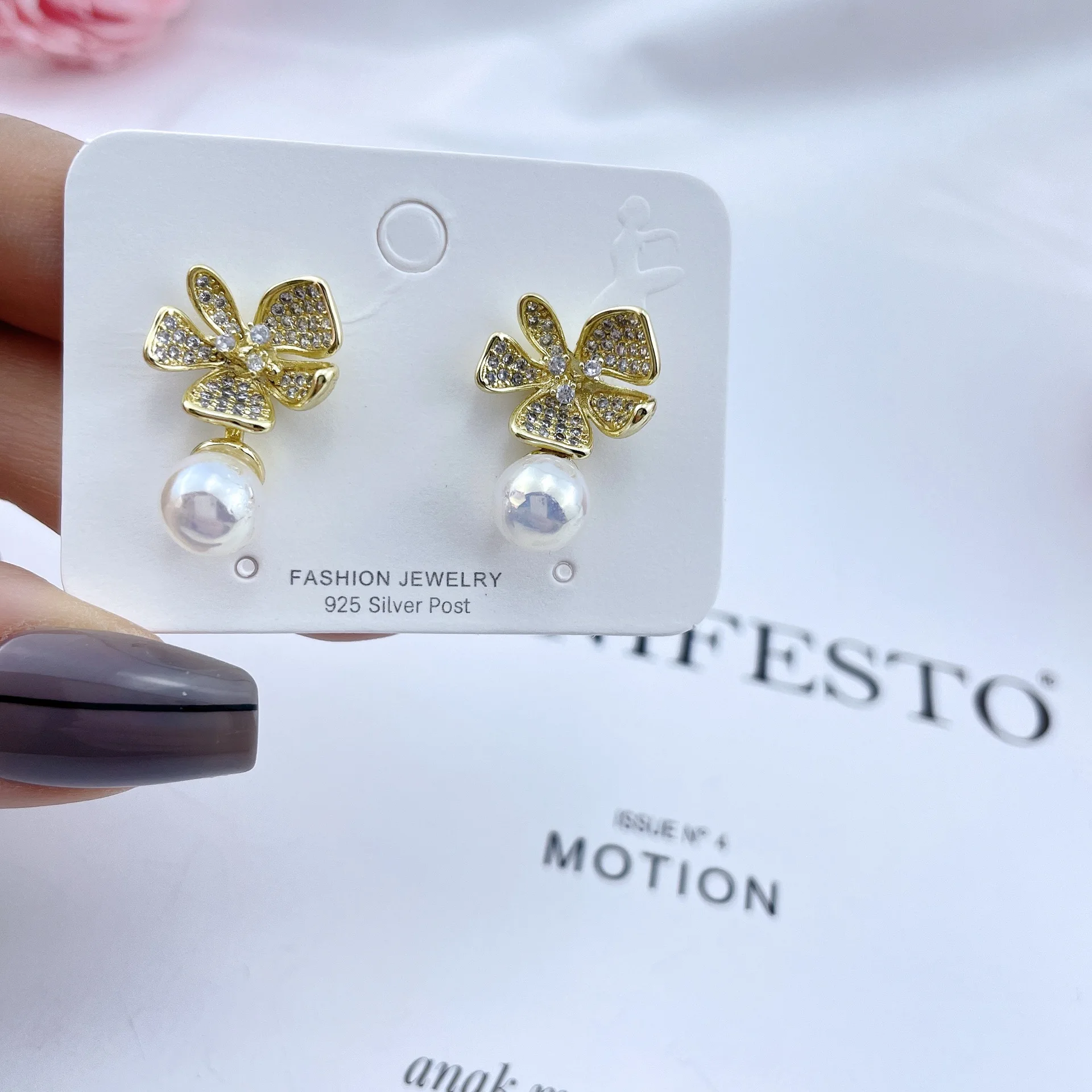 

PERFECT AAAA 8-9mm SOUTH SEA WHITE ROUND PEARL S925 minimalist and fashionable high-end luxury earrings