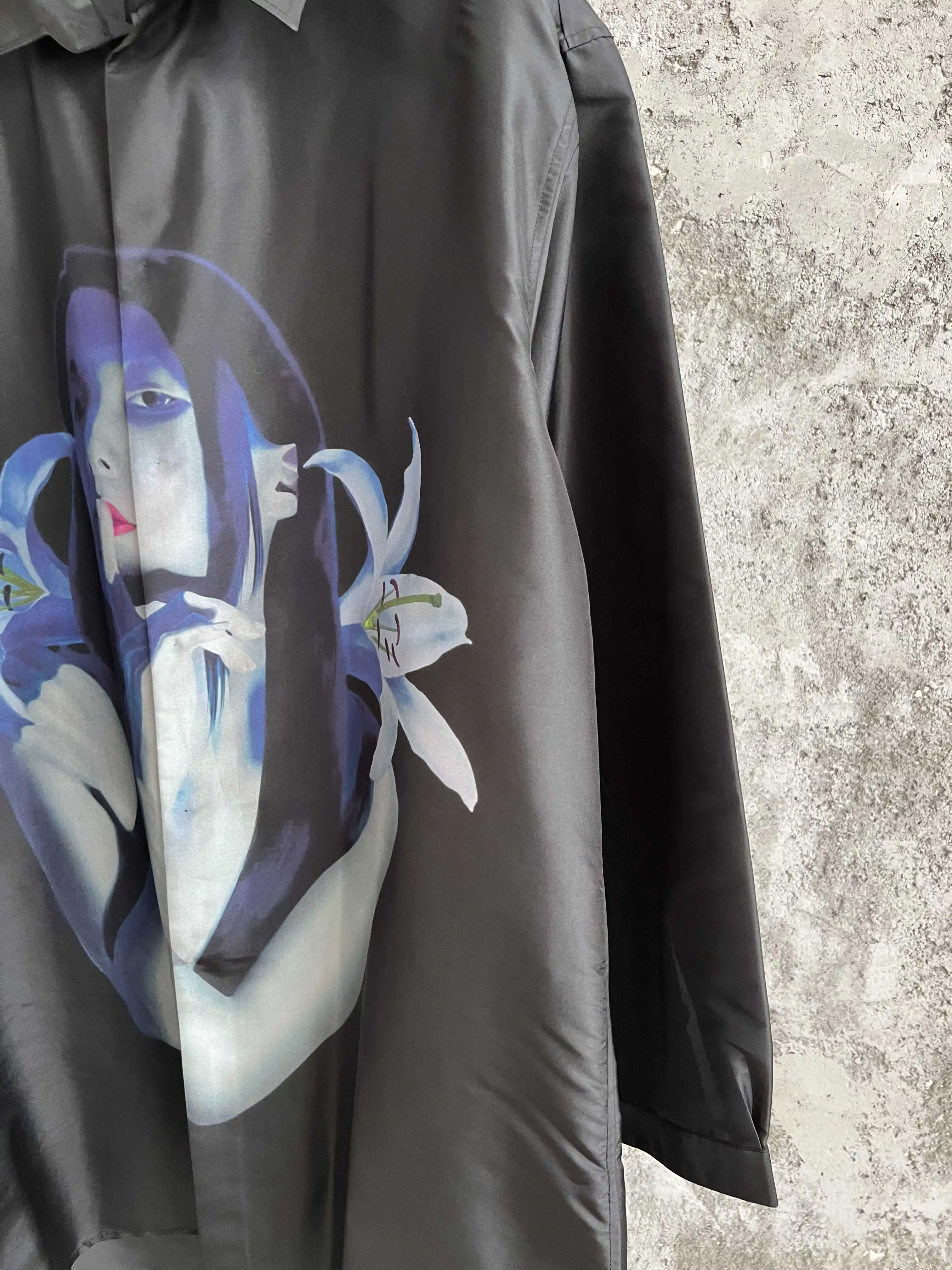 Lily Asura shirt with Chinese style printed buttons, long, thin black, loose